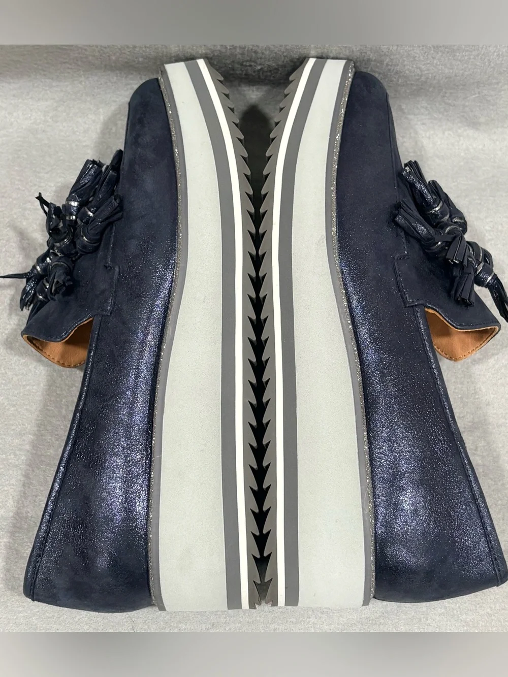 Johnston & Murphy Gracelyn Navy Blue Silver Platform Tassel Loafer Sz 7M
